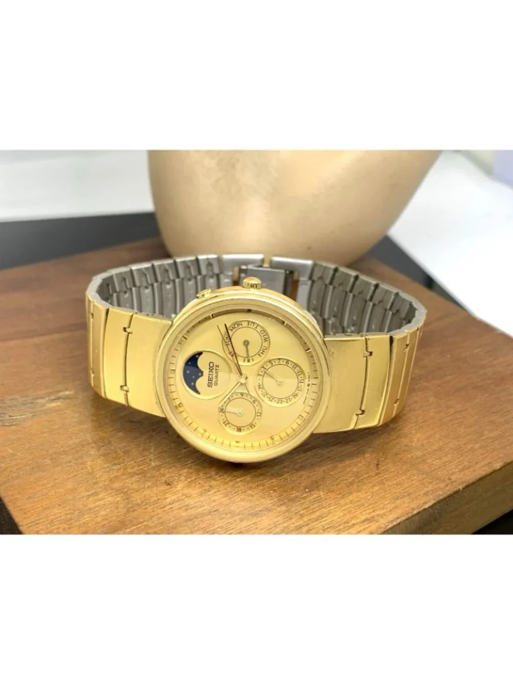 Seiko Men's Watch 7R39-8000 Vintage Quartz Moon Phase Day Date Gold Steel 34mm